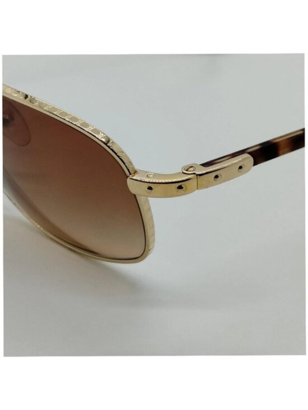 Authentic Louis Vuitton Aviator Sunglasses Gold Frame Gradient Lenses w/ Case - Picture 5 of 10